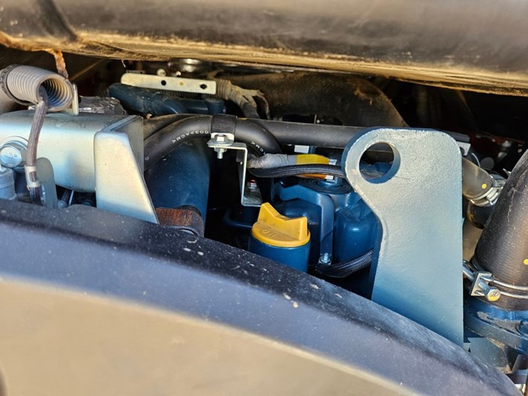 2022-kubota-ssv75-image-16