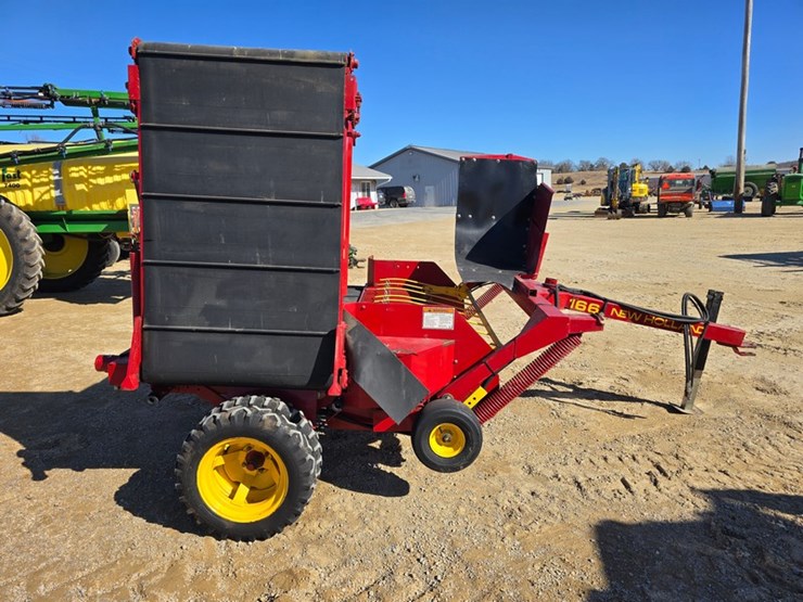 new-holland-166-image-6