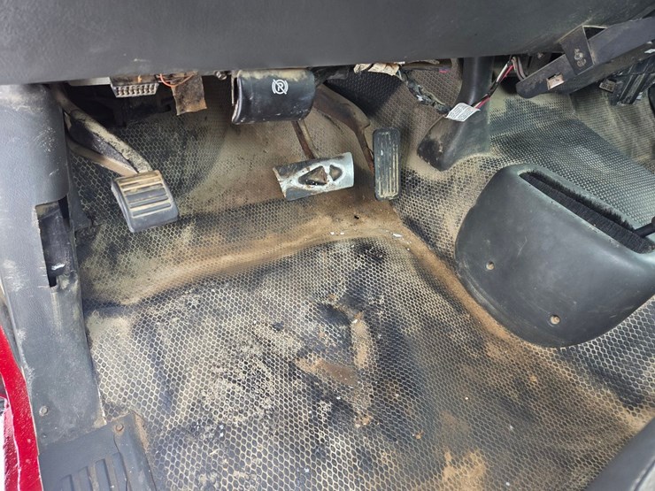 2004-chevrolet-2500-image-33