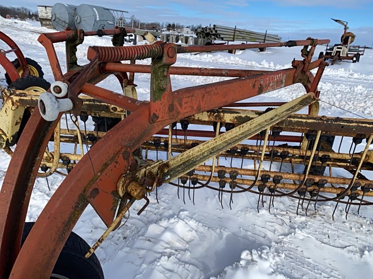 new-holland-256-image-10