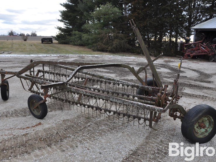 david-bradley-4-bar-basket-rake-image-4