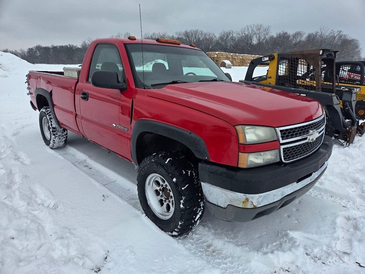 2004-chevrolet-2500-image-5