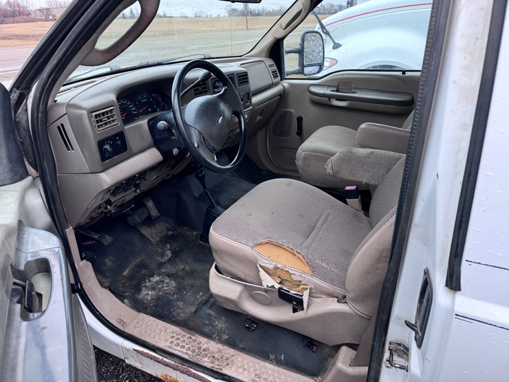 2003-ford-f350-xl-image-24