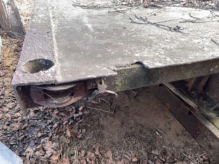 #13026-•-(1)-vintage-truck-and-(2)-vintage-cars-(no-title)-image-32