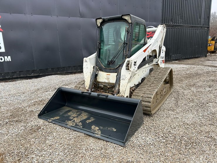 2017-bobcat-t870-image-8
