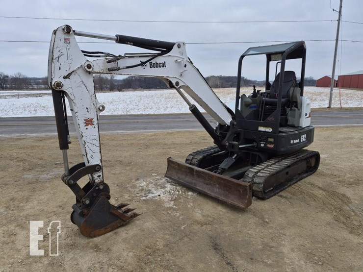 2015-bobcat-e42-image-1