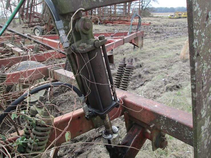 #27335-•-26'-chisel-plow-image-18