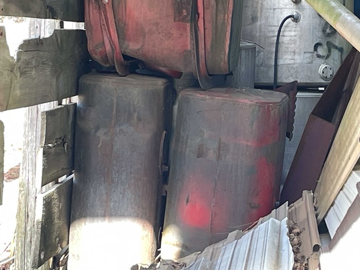 #13051-•-(9)-fuel-tanks-image-2