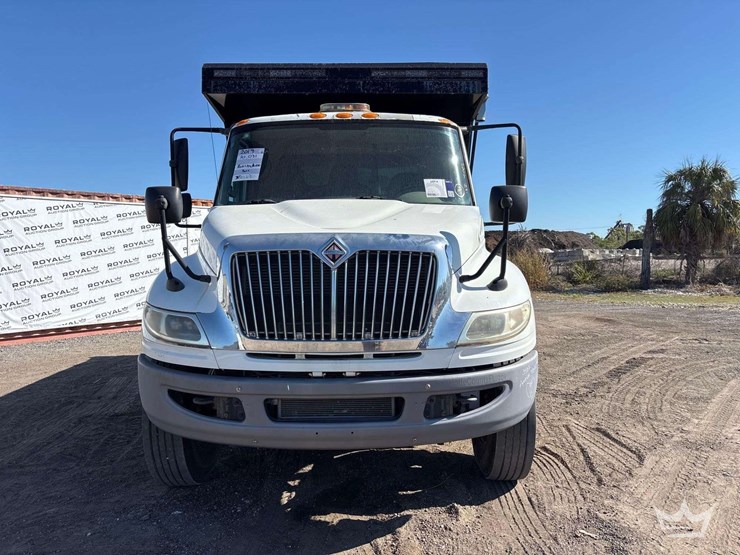 2014-international-durastar-4300-image-36