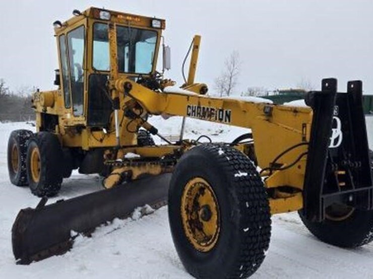 1986-champion-740-image-3