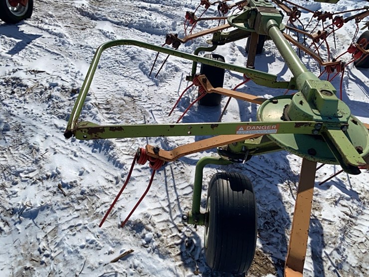 claas-volto-750-image-11