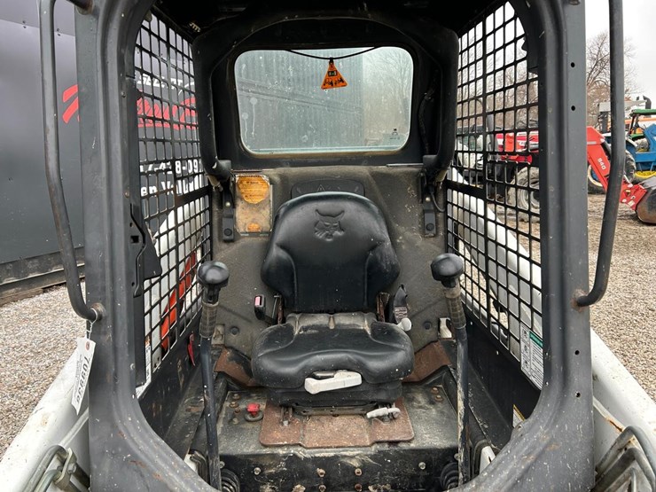 2017-bobcat-t450-image-11