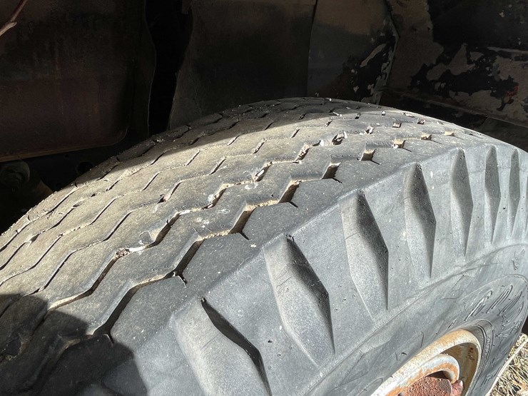 #13018-•-1974-gmc-6500-tractor-(has-wi-title)-image-12