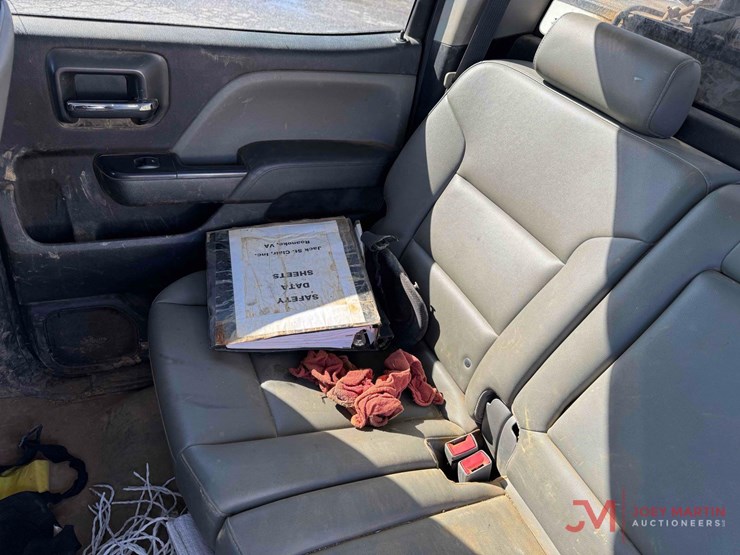 2017-chevrolet-2500-image-29