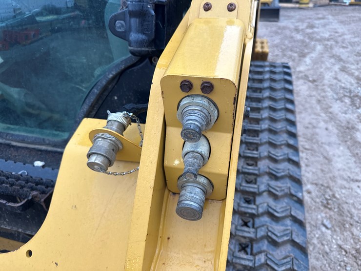 2017-caterpillar-259d-image-21