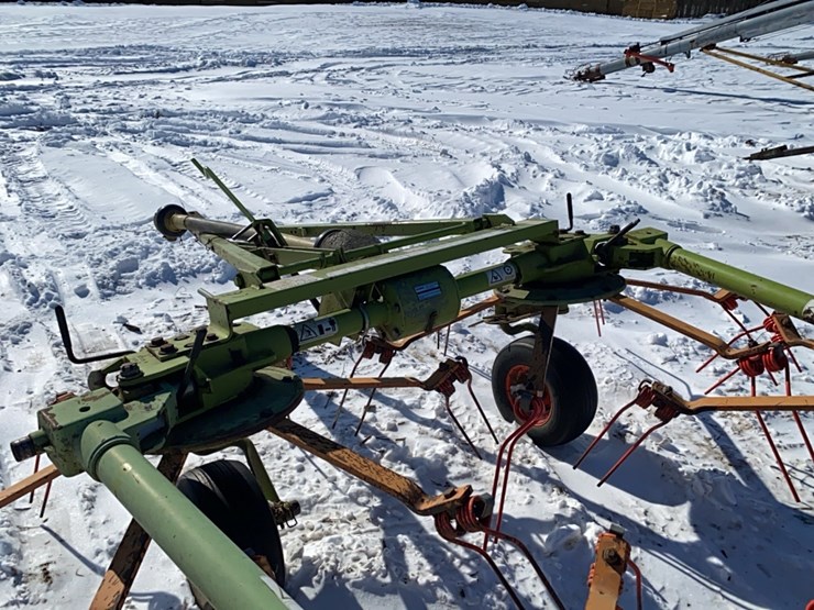 claas-volto-750-image-19