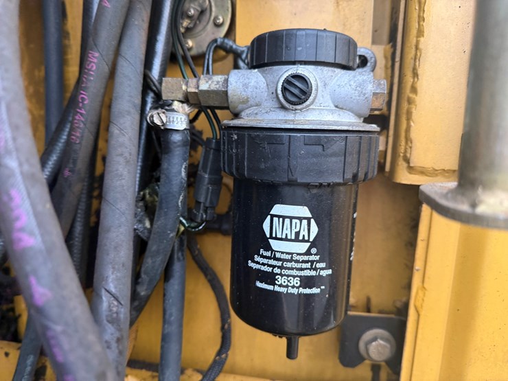 2004-caterpillar-321c-image-46