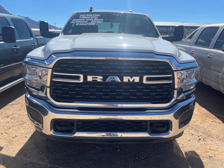 2022-dodge-2500-image-2