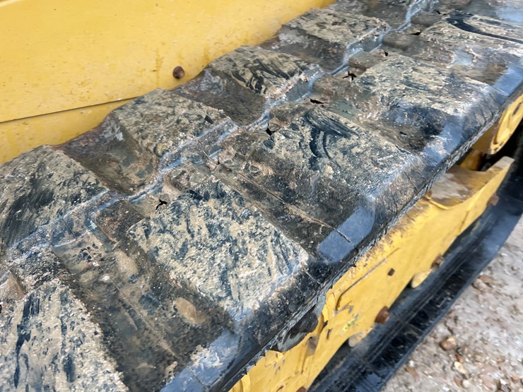 2017-caterpillar-259d-image-36