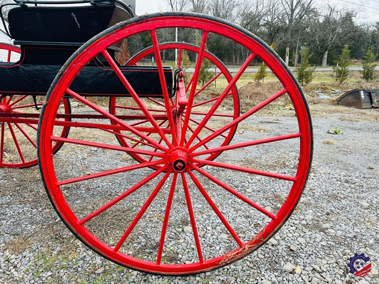 vintage-doctor’s-buggy-image-10