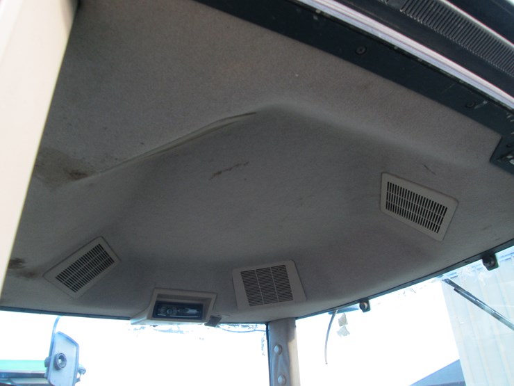 john-deere-8310-image-28