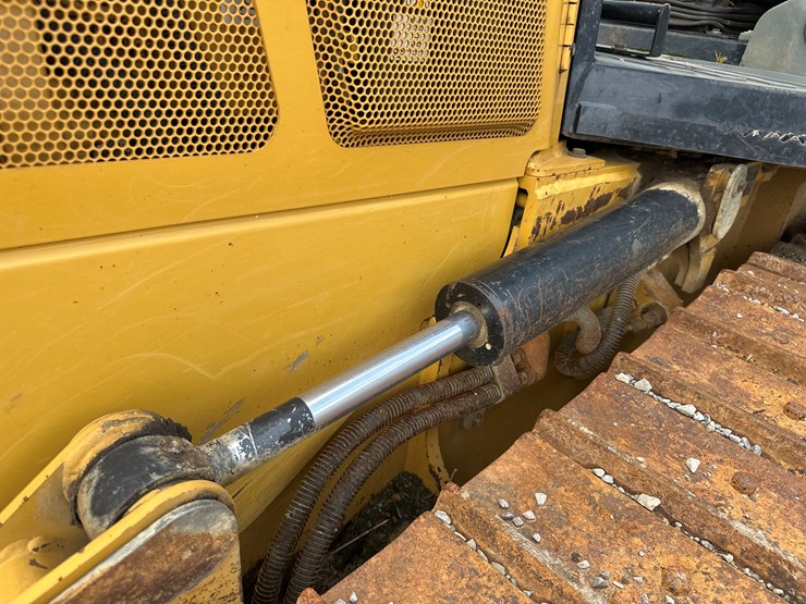 caterpillar-d5k-image-12