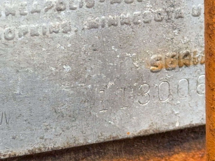 minneapolis-moline-335-image-9