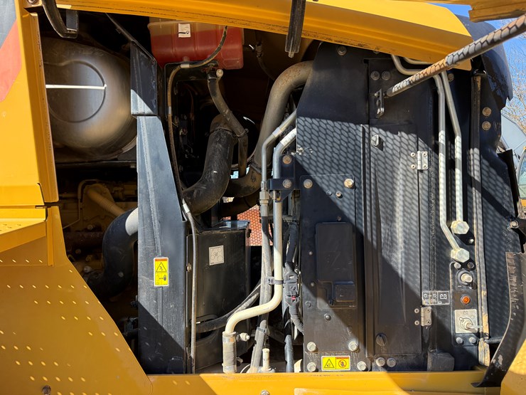 2016-caterpillar-938m-image-31