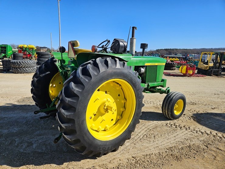 john-deere-3010-image-5
