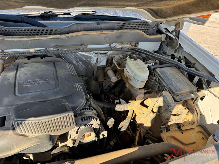 2017-chevrolet-2500-image-26