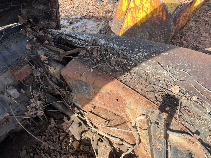 #13026-•-(1)-vintage-truck-and-(2)-vintage-cars-(no-title)-image-157