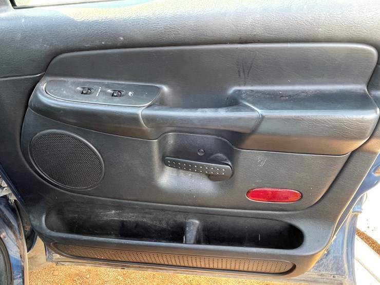 2004-dodge-1500-image-33