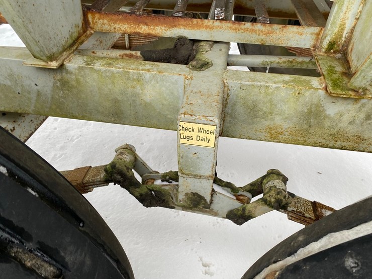 stoltzfus-lime-spreader-image-15