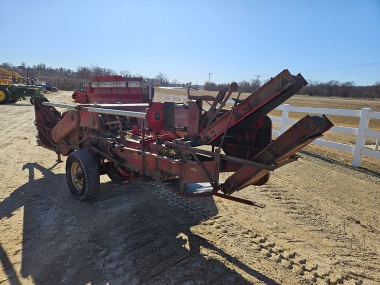 new-holland-67-image-3