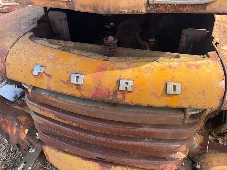 #13026-•-(1)-vintage-truck-and-(2)-vintage-cars-(no-title)-image-9