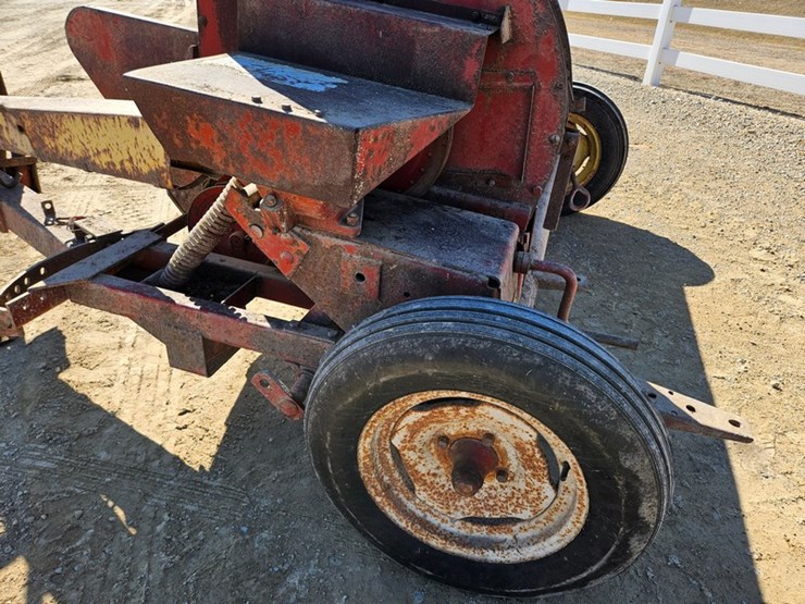 new-holland-33-image-15