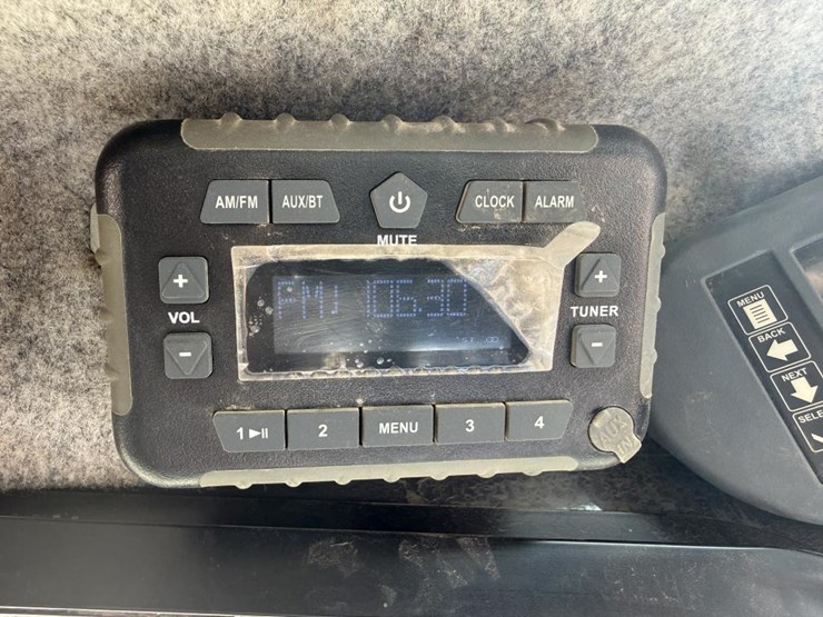 2018-deere-325g-image-15