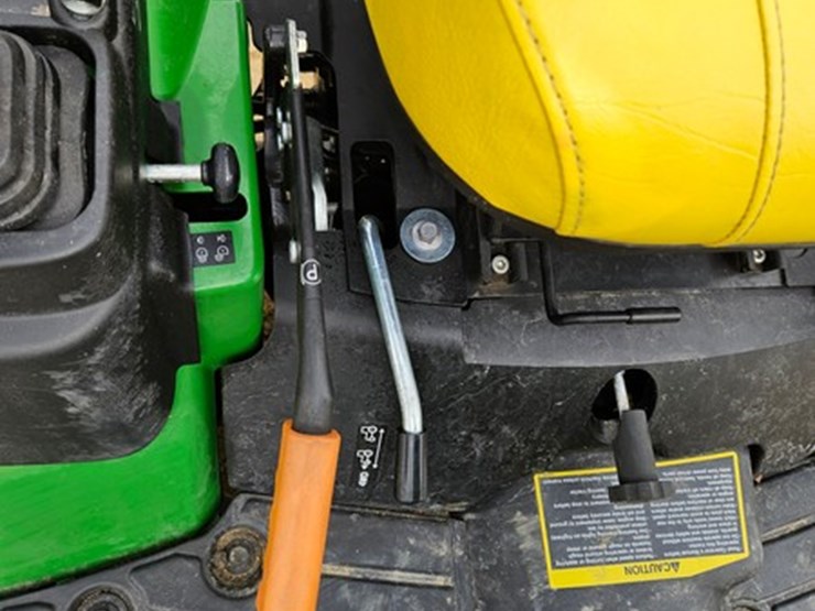 2025-john-deere-1025r-image-33