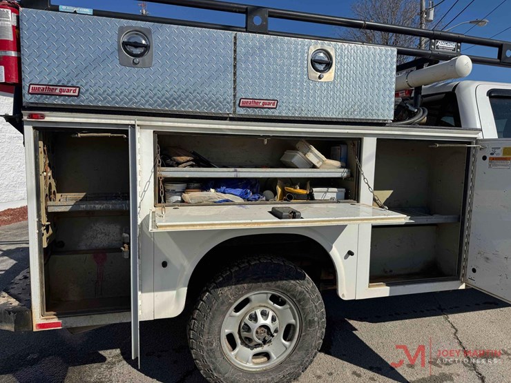 2017-chevrolet-2500-image-22