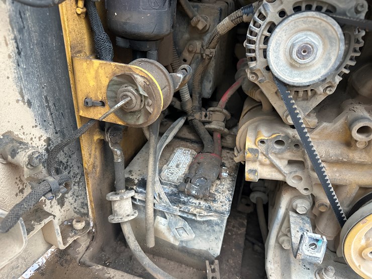 2017-caterpillar-259d-image-28