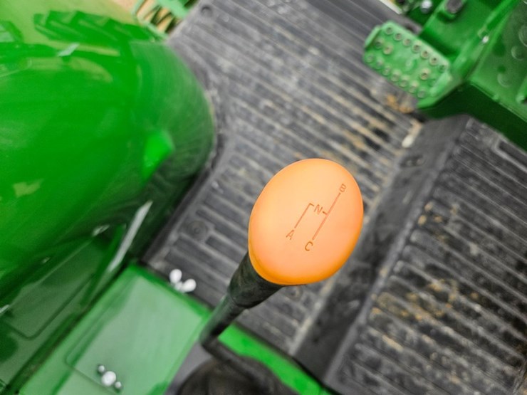 2025-john-deere-5067e-image-31