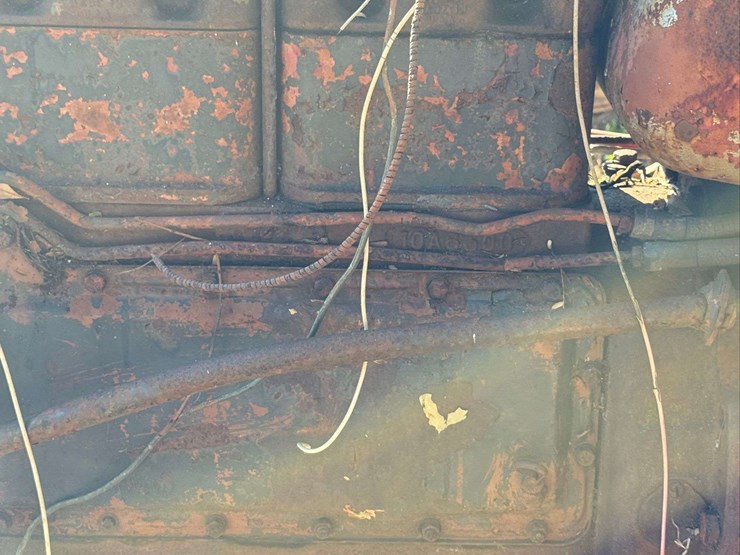 minneapolis-moline-parts-tractor-image-12