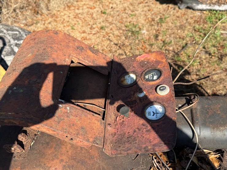 minneapolis-moline-parts-tractor-image-24