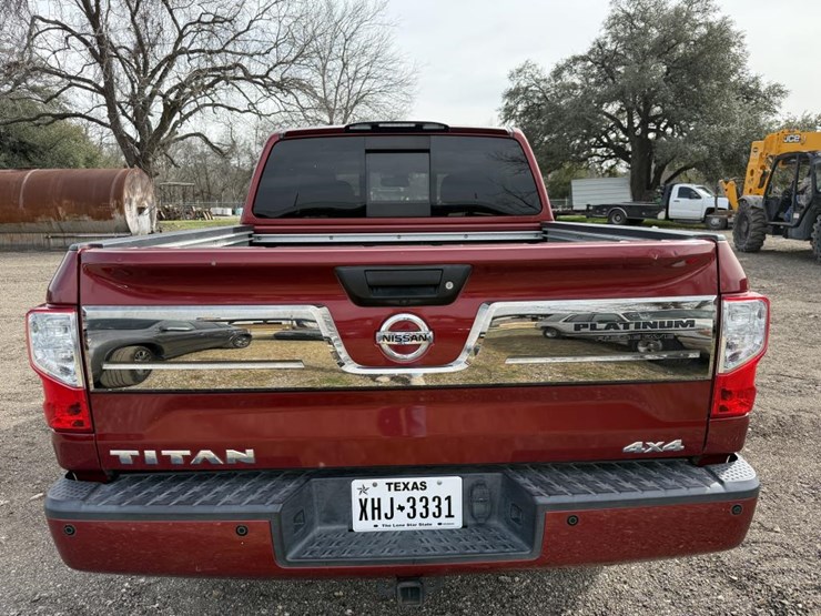 2017-nissan-titan-image-8