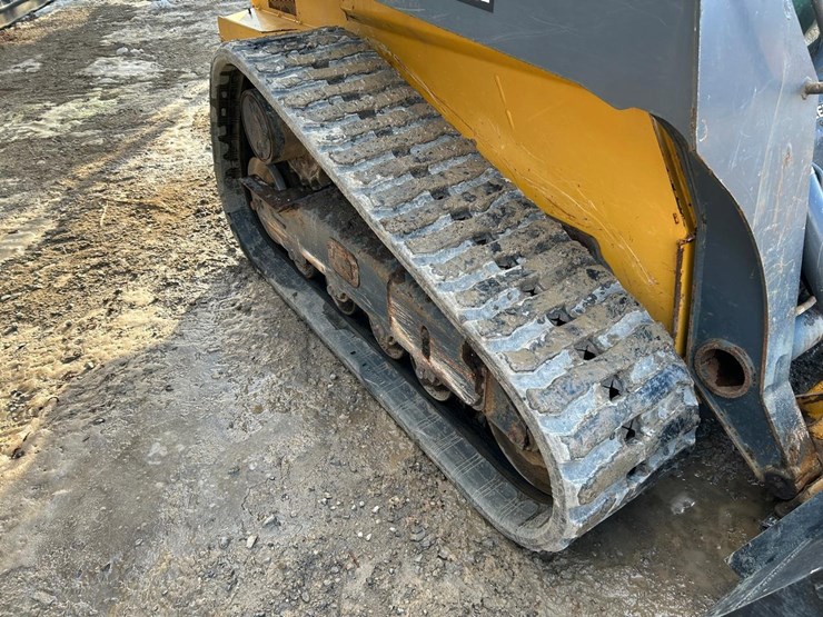 2019-deere-325g-image-11
