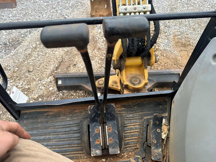 2014-caterpillar-302.7d-image-44