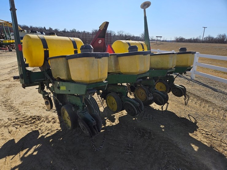 john-deere-7000-image-28