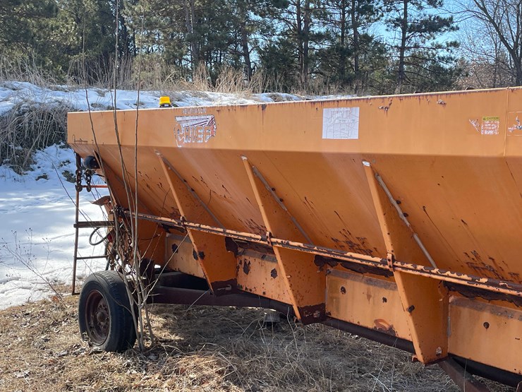 #13023-•-henderson-chief-spreader-image-20