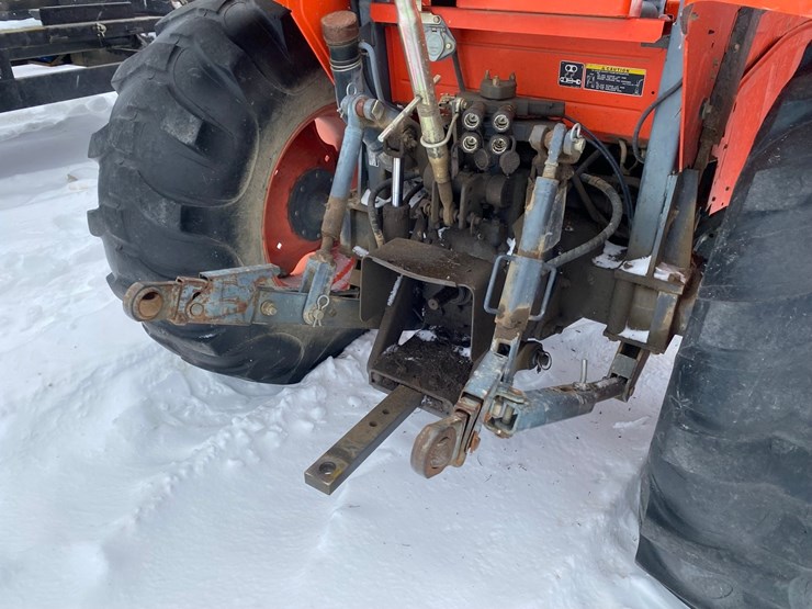 kubota-m7040-image-33