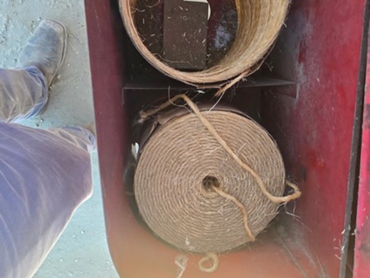 new-holland-273-image-12